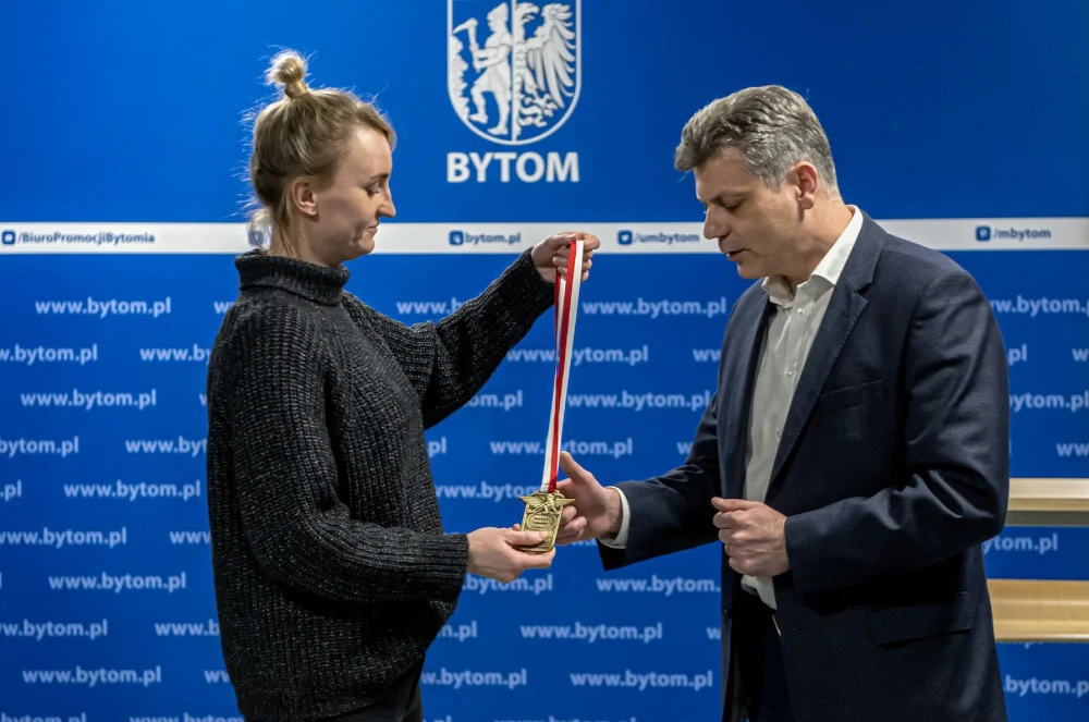 Prezydent przekazał hokeistkom Polonii Bytom 50 tys. złotych