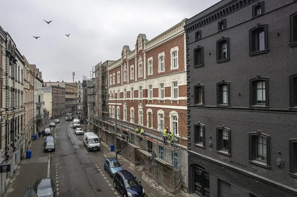 Bytom: Nowa elewacja kamienic przy ul. Piłsudskiego 34-36