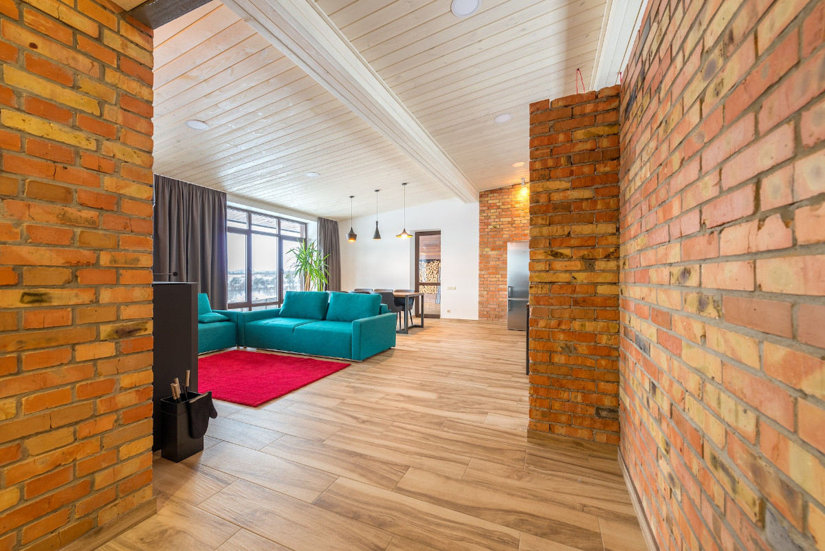 Z czym połączyć cegłę dekoracyjną?