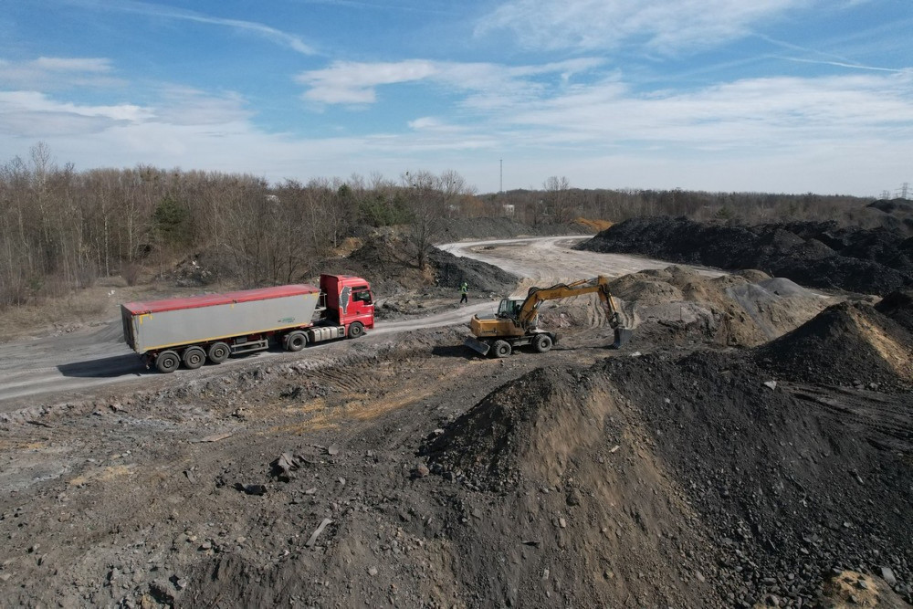 Bytom: BPK Sp. z o.o. zabezpieczyło rurociągi w rejonie zapożarowanej hałdy