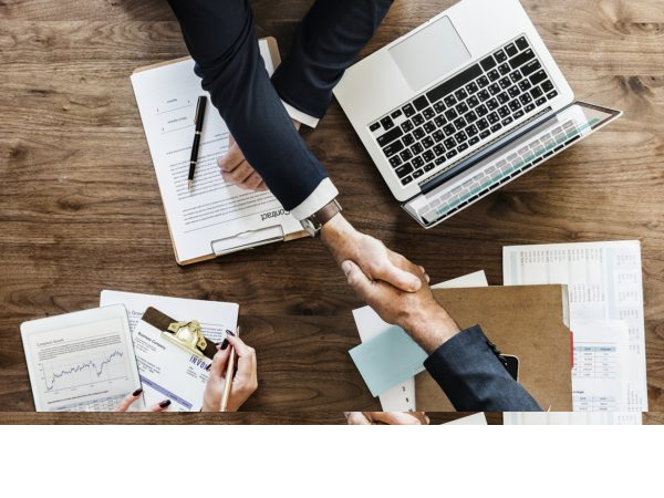 Radca prawny czy adwokat - czym się różnią i jakie posiadają uprawnienia?