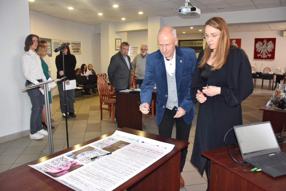 51. sesja Rady Powiatu z Ambasadorami Pokoju