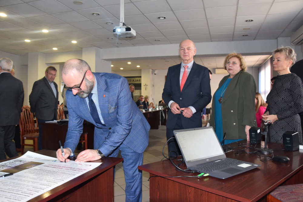 51. sesja Rady Powiatu z Ambasadorami Pokoju