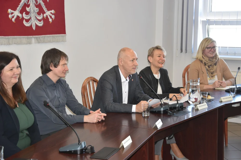 Spotkanie wokół Funduszy Europejskich dla Śląskiego 2021-2027 w Starostwie Powiatowym