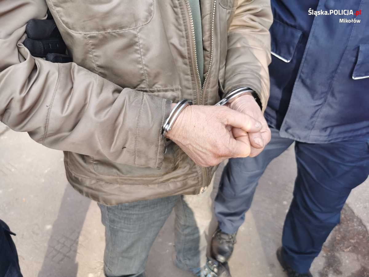 Mikołów. Zatrzymano 54-latka poszukiwanego za kradzież w piekarni