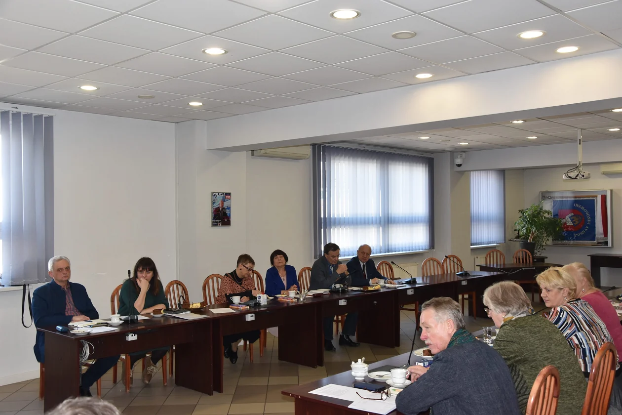 Członkowie Powiatowego Forum Seniorów rozmawiali na temat służby zdrowia