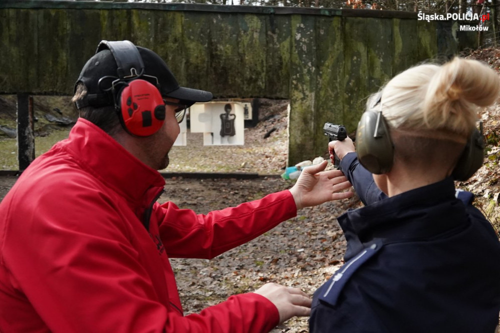 Trening strzelecki mikołowskiej policji