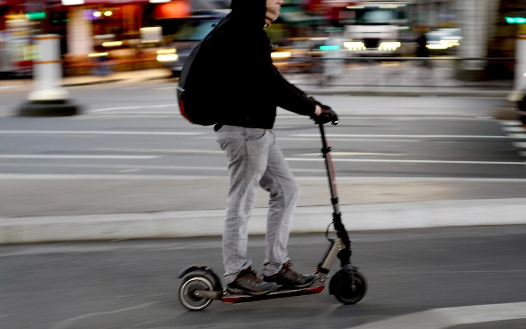Jechał na hulajnodze z 1,6 promila w organizmie. Dostał 2,5 tys. złotych mandatu