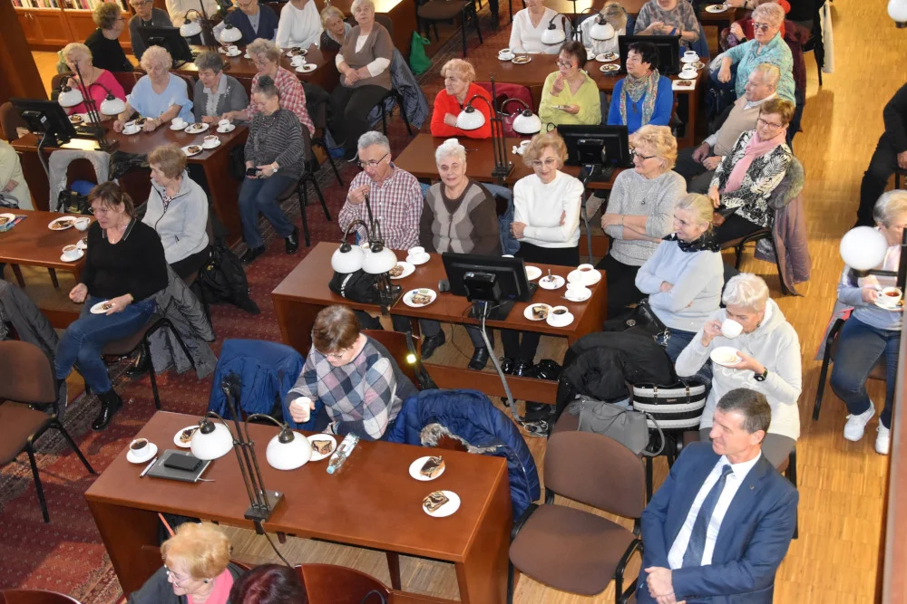 Mikołów: Seniorzy gotowi na wiosnę. Spotkanie w bibliotece