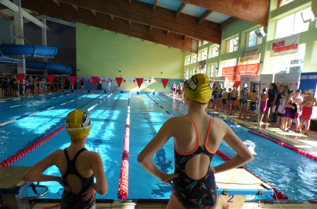 [ZDJĘCIA] Mikołów: Medale i statuetki dla najlepszych pływaków rozdane!