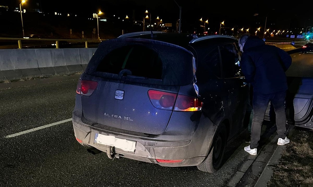 Katowiccy policjanci zatrzymali złodzieja w skradzionym aucie