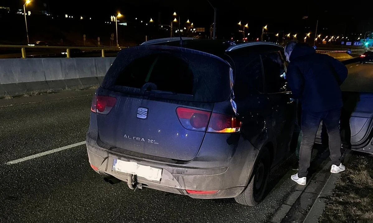 Katowiccy policjanci zatrzymali złodzieja w skradzionym aucie