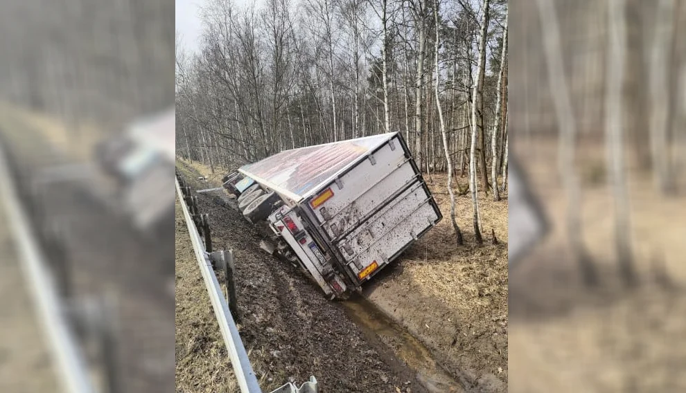 Wypadek na drodze S1 w Katowicach! Kierowca ciężarówki zabrany LPR do szpitala
