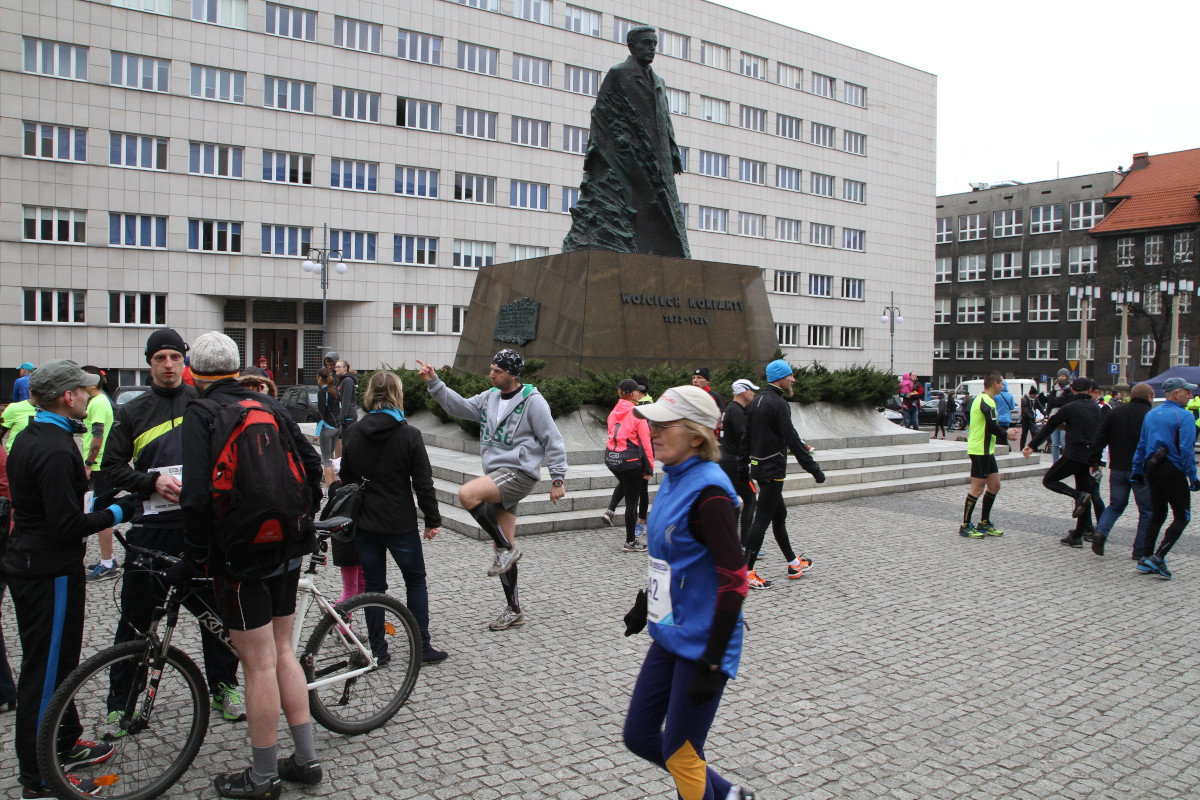 Wojciech Korfanty jako superbohater. Wystartowały zapisy do biegu Korfantego