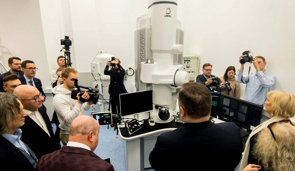 Uniwersytet Śląski uruchomił w Chorzowie Centrum Mikroskopowego Badania Materii SPIN-Lab