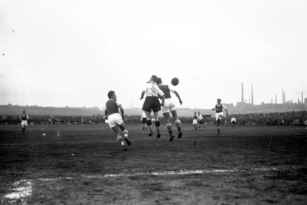 35. Mecz piłki nożnej Ruch Hajduki Wielkie-Warszawianka w Katowicach w 1934 roku