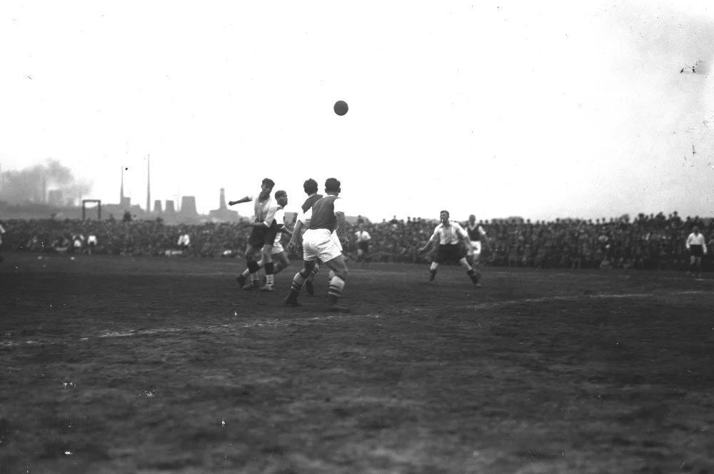 36. Mecz piłki nożnej Ruch Hajduki Wielkie-Warszawianka w Katowicach w 1934 roku