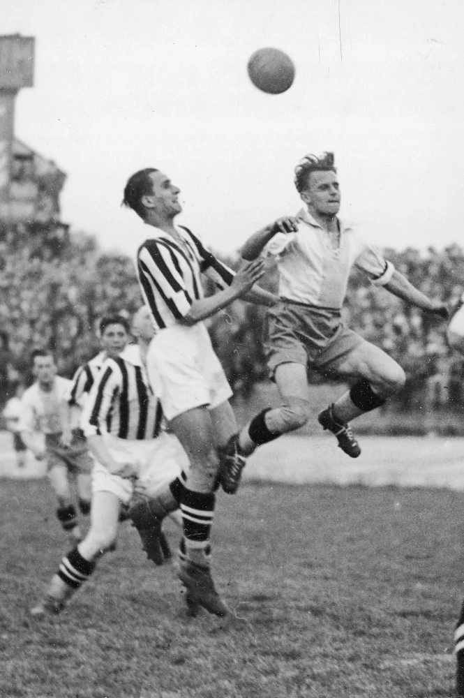 38. Mecz piłki nożnej Cracovia-Ruch Wielkie Hajduki w Krakowie w 1935 roku