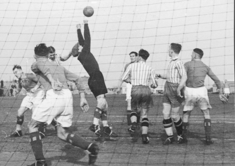 47. Mecz piłki nożnej Sportfreunde Halle-KS Ruch Wielkie Hajduki w Halle w 1936 roku