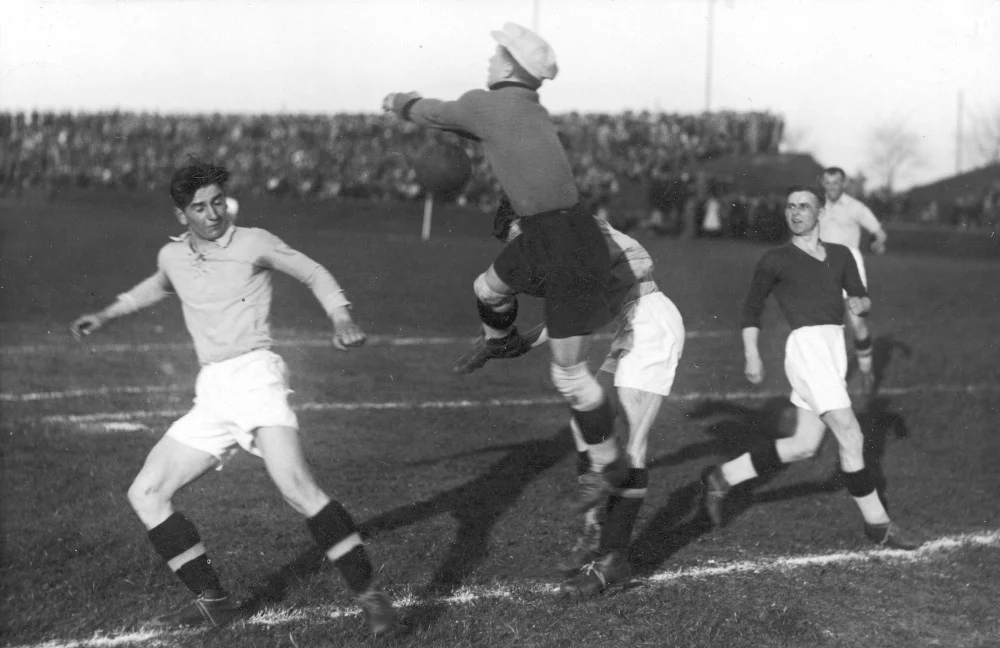 52. Mecz piłki nożnej Ruch Wielkie Hajduki-Łódzki Klub Sportowy w Hajdukach Wielkich w 1937 roku