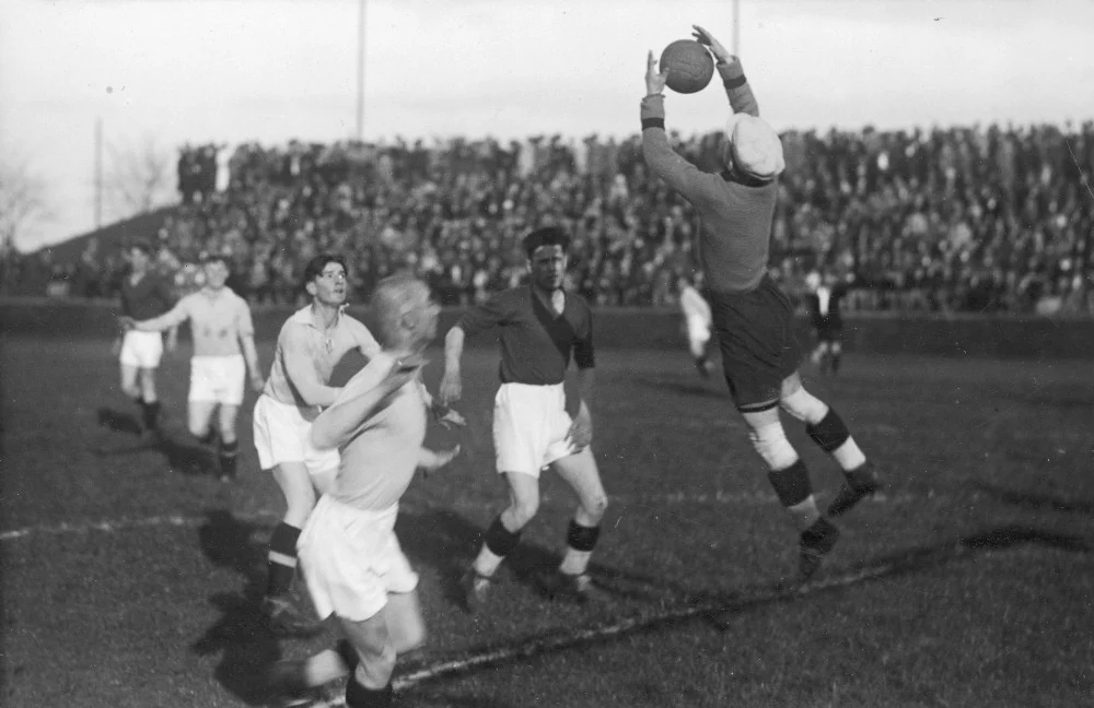 53. Mecz piłki nożnej Ruch Wielkie Hajduki-Łódzki Klub Sportowy w Hajdukach Wielkich w 1937 roku