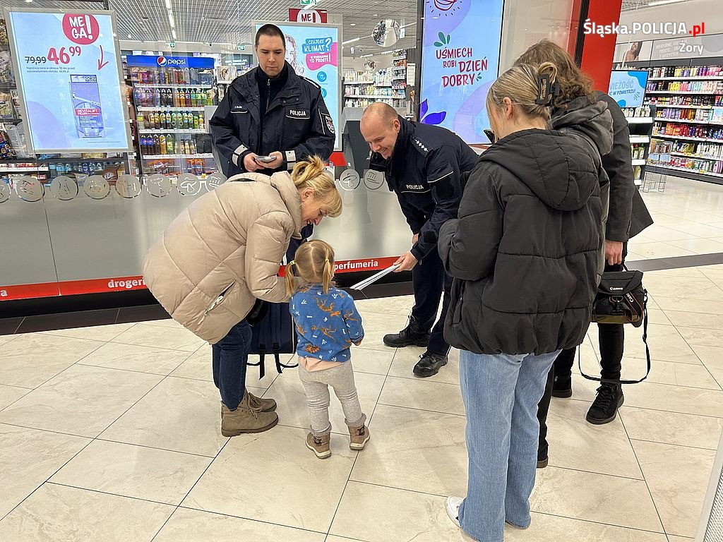 Dwie policyjne akcje, ale jeden cel - dbajmy o swoje bezpieczeństwo! / fot. KMP Żory 8