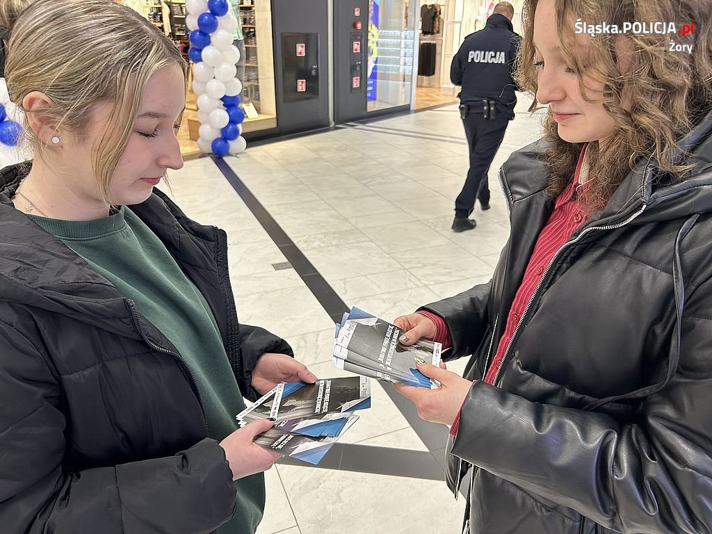 Dwie policyjne akcje, ale jeden cel - dbajmy o swoje bezpieczeństwo! / fot. KMP Żory 10