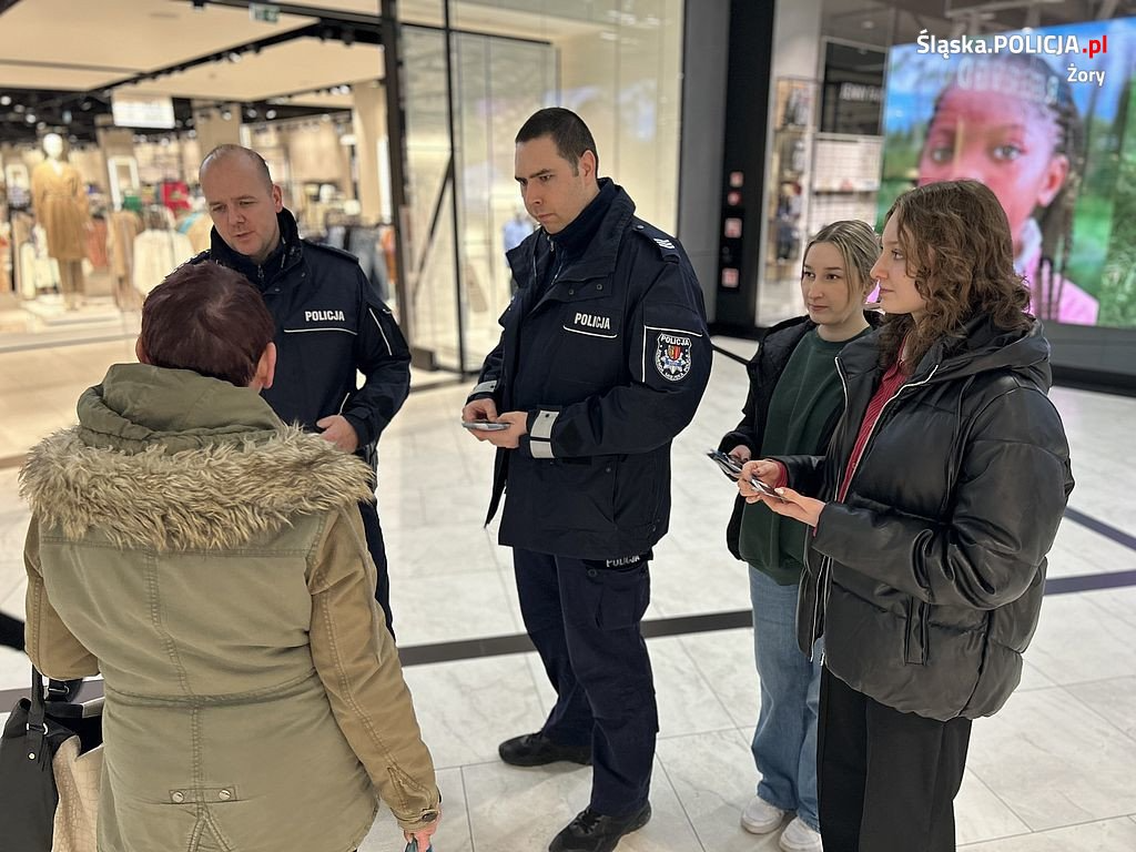 Dwie policyjne akcje, ale jeden cel - dbajmy o swoje bezpieczeństwo! / fot. KMP Żory 14