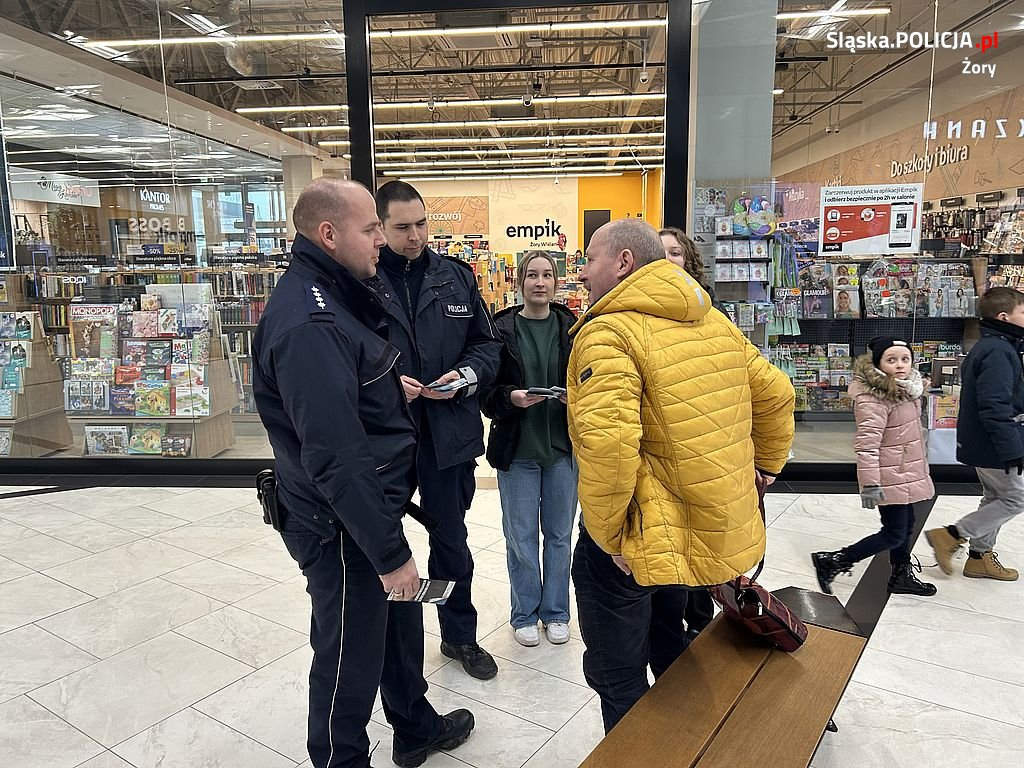 Dwie policyjne akcje, ale jeden cel - dbajmy o swoje bezpieczeństwo! / fot. KMP Żory 18