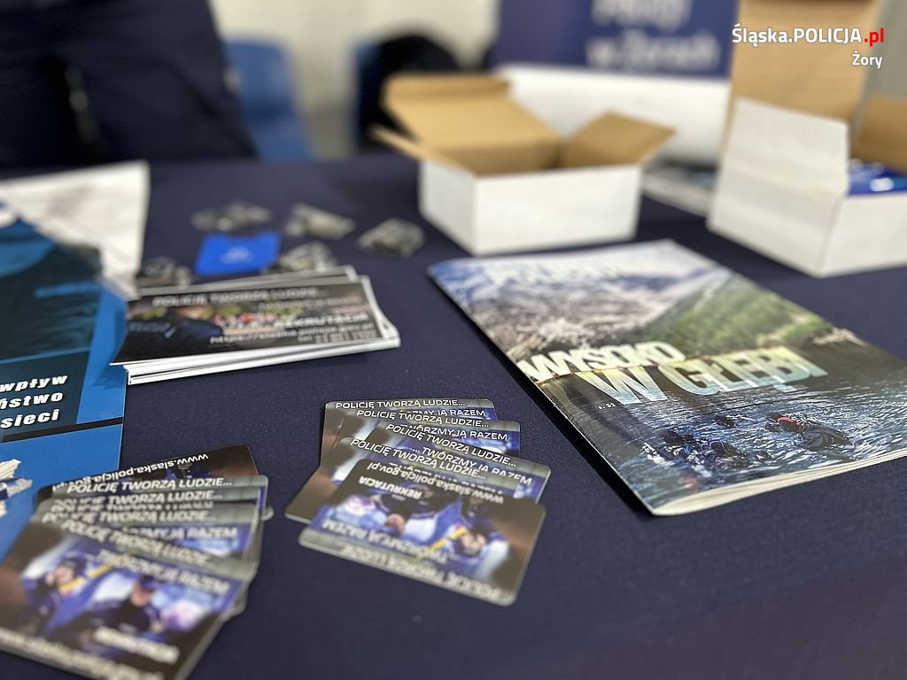 Policjanci na dniach otwartych Zespołu Szkół nr 3 / fot. KMP Żory 2