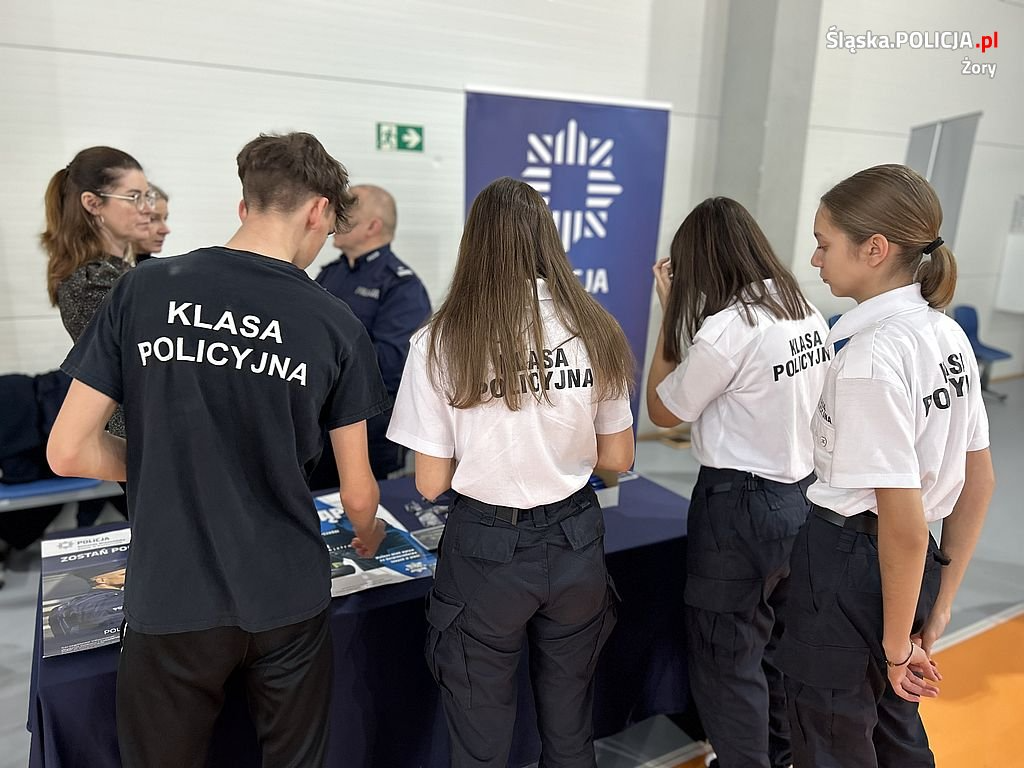 Policjanci na dniach otwartych Zespołu Szkół nr 3 / fot. KMP Żory 6