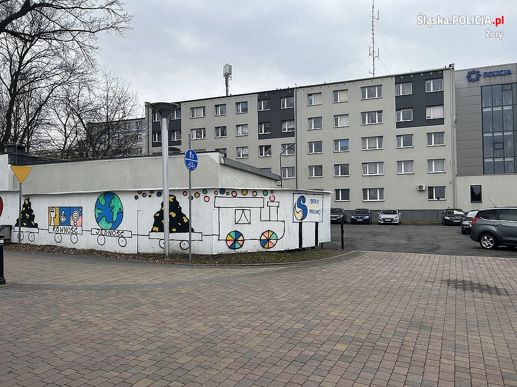 Policjant pomógł przechodniowi, który miał atak epilepsji