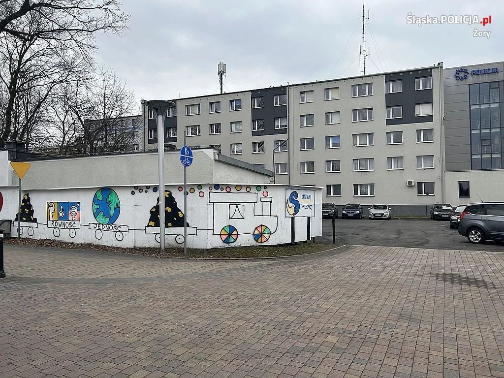 Policjant pomógł przechodniowi, który miał atak epilepsji