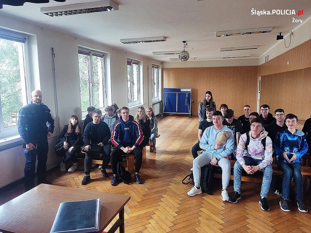 Razem przeciwko przemocy, obojętności i hejtowi. Spotkanie w Zespole Szkół Społecznych