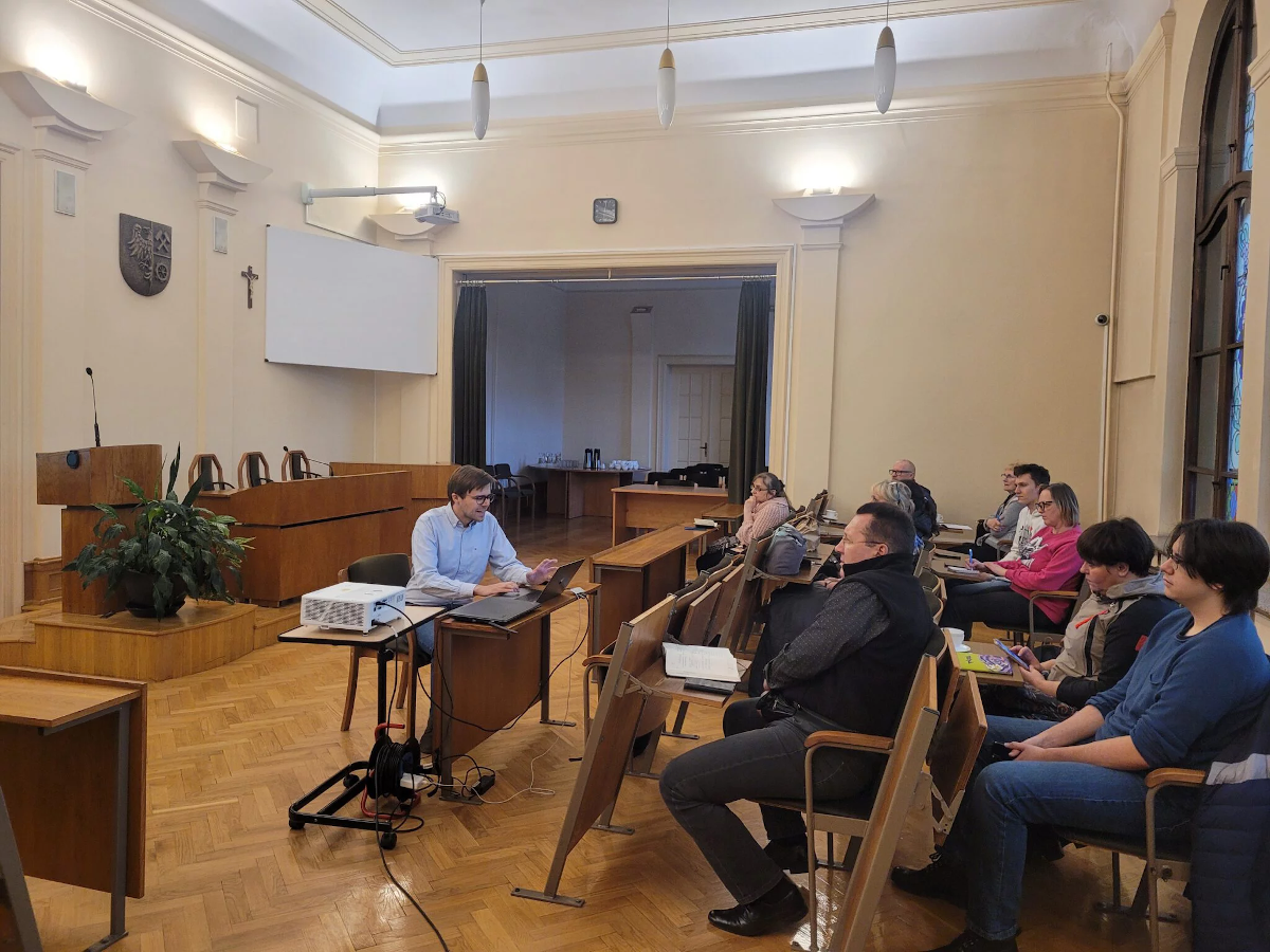 Organizacje pozarządowe wprawione w social mediach