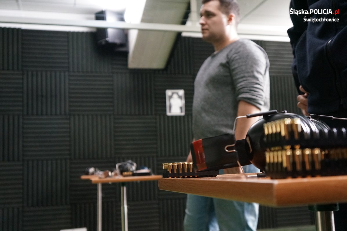 Szkolenie strzeleckie świętochłowickich mundurowych
