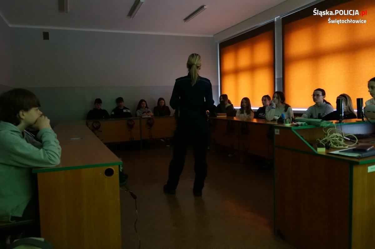 Spotkanie na temat mowy nienawiści z uczniami SP nr 3 w Świętochłowicach