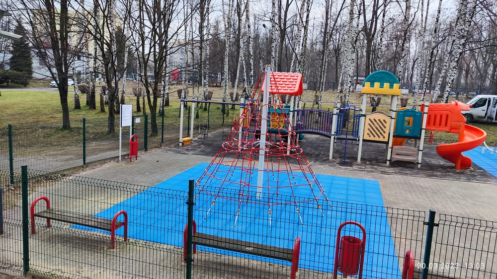 Plac zabaw na świętochłowickiej „Skałce” jak nowy? Zakończyła się już jego modernizacja