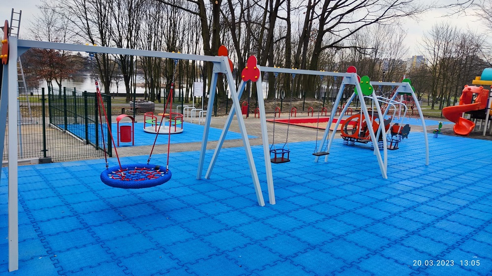 Plac zabaw na świętochłowickiej „Skałce” jak nowy? Zakończyła się już jego modernizacja