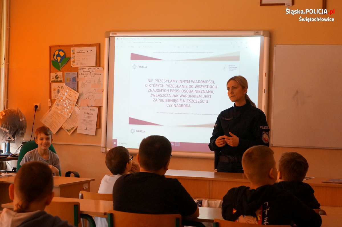 O cyberzagrożeniach z uczniami SP nr 8 w Świętochłowicach