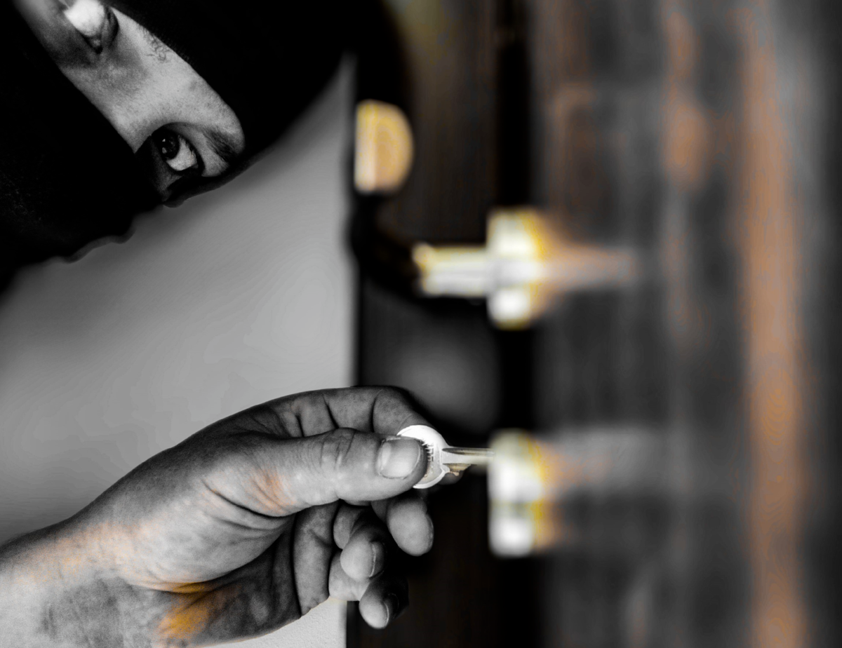 Bezpieczne mieszkanie, czyli jak ustrzec się przed kradzieżą z włamaniem