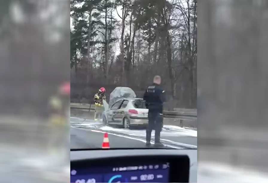 Samochód stanął w płomieniach na DK88 [FILM]