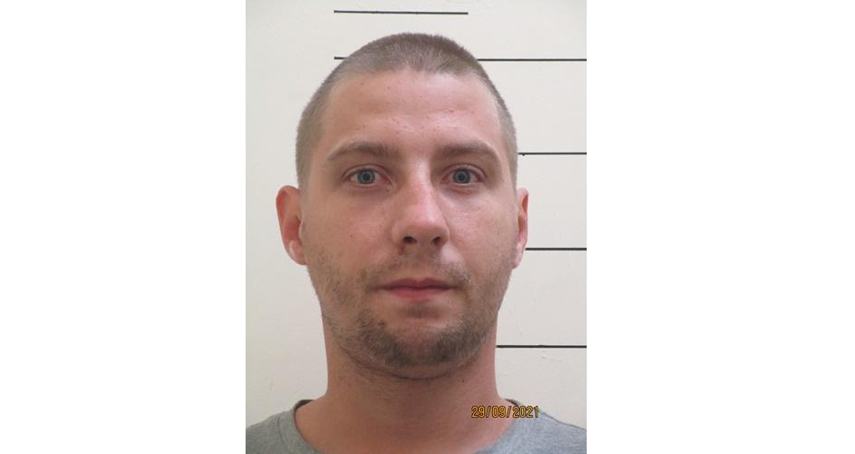 Policjanci poszukują Adriana Chwalka. Wystawiono list gończy!