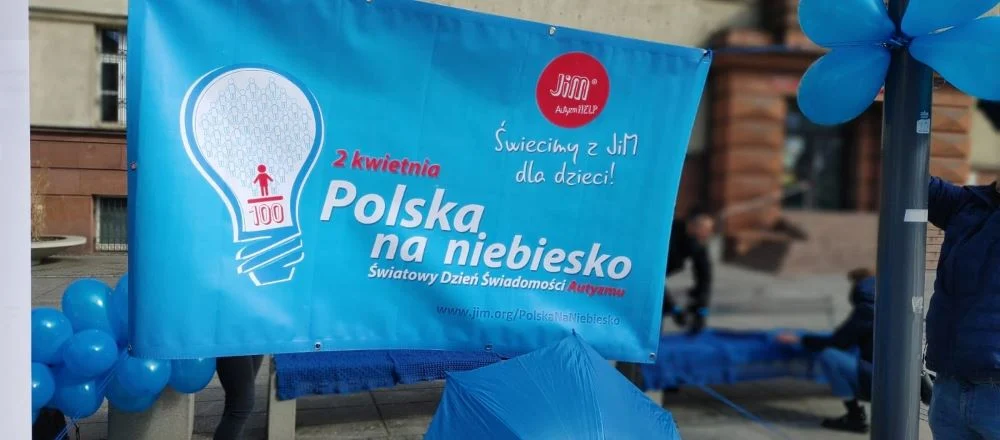 "Nie bądźmy zieloni w temacie autyzmu". Wyjątkowy happening na rudzkim rynku
