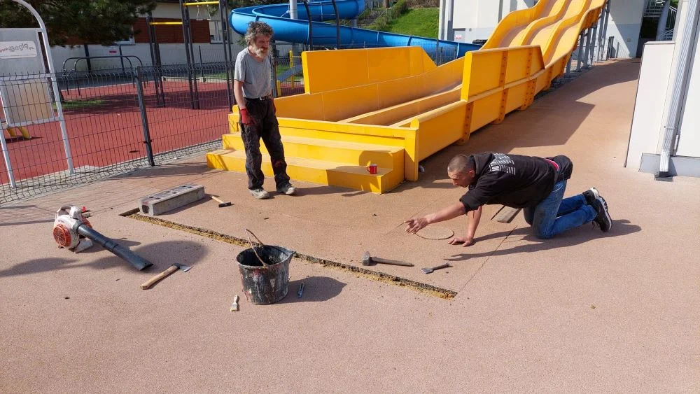 MOSiR szykuje się na lato. Trwają prace na basenie letnim!