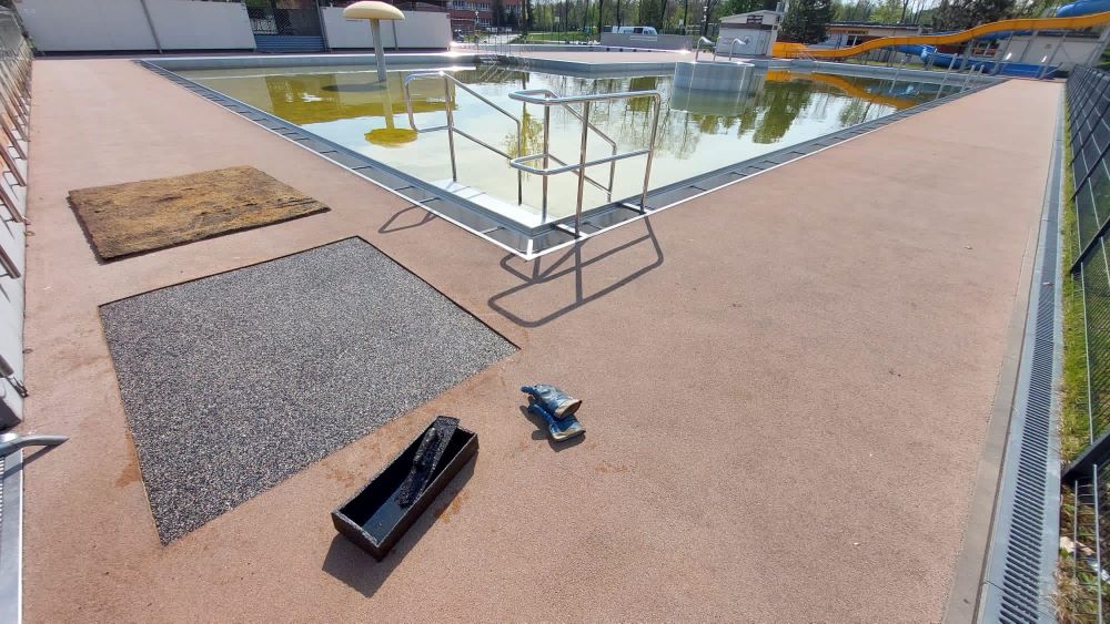 MOSiR szykuje się na lato. Trwają prace na basenie letnim!