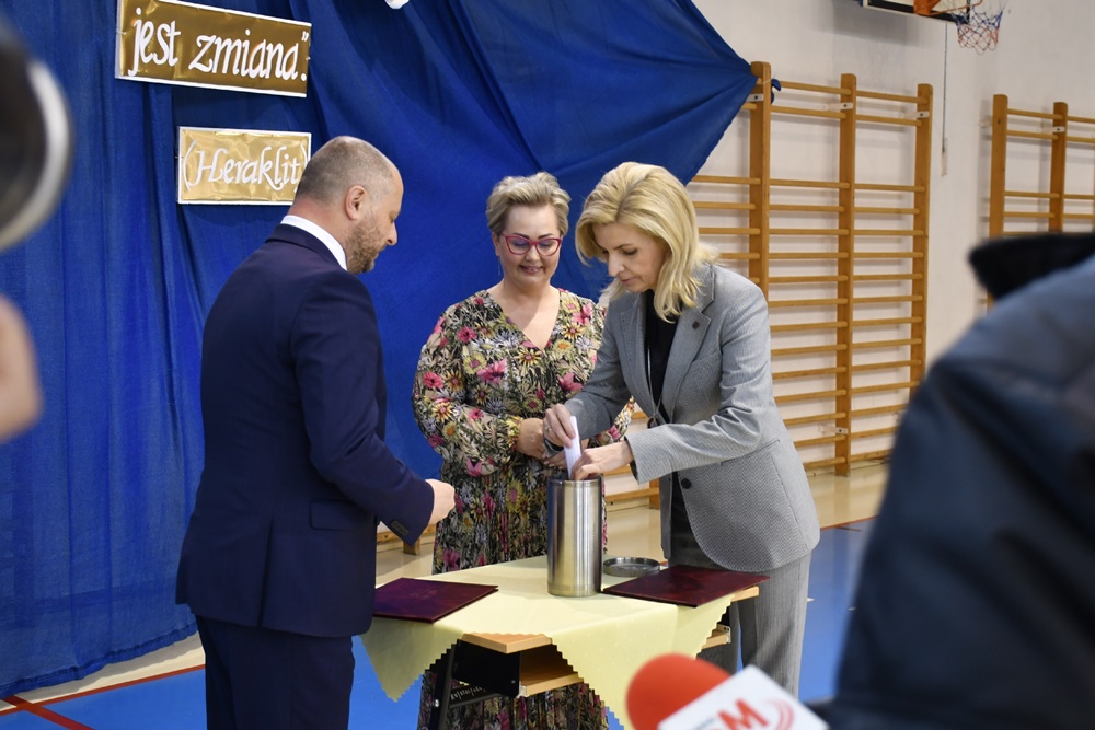 Wmurowanie Kapsuły Czasu w SP 17 19