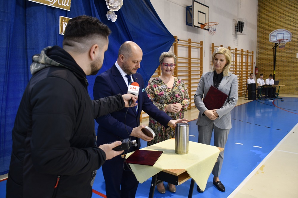 Wmurowanie Kapsuły Czasu w SP 17 21