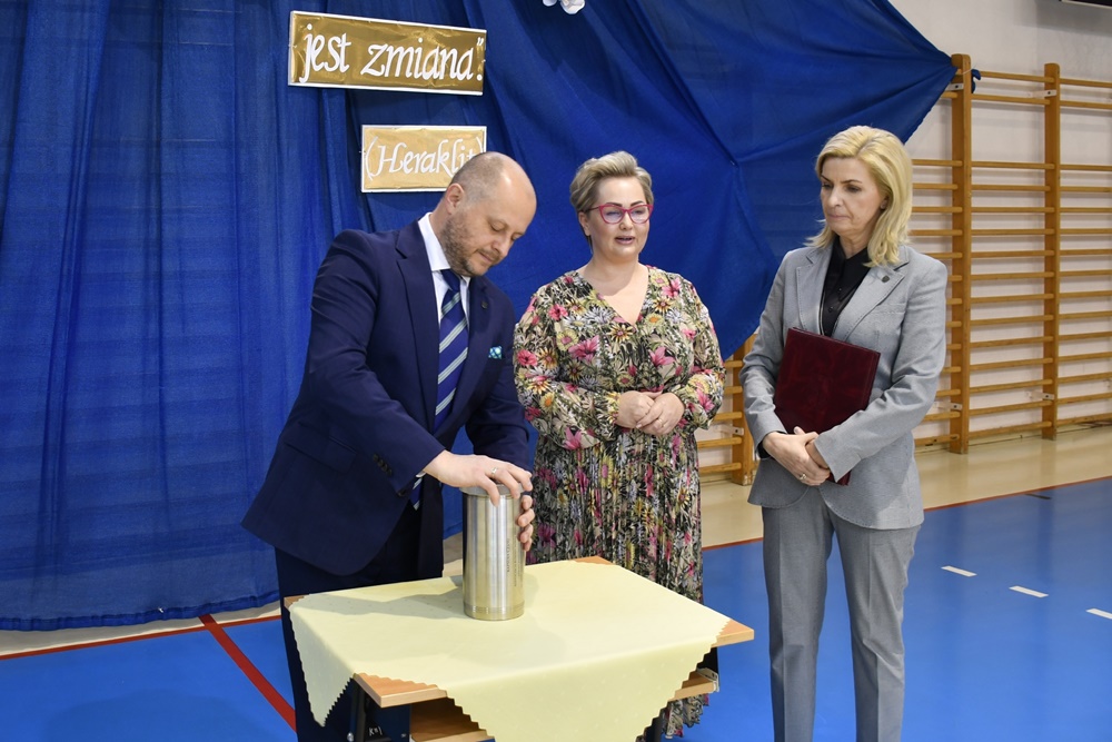 Wmurowanie Kapsuły Czasu w SP 17 23