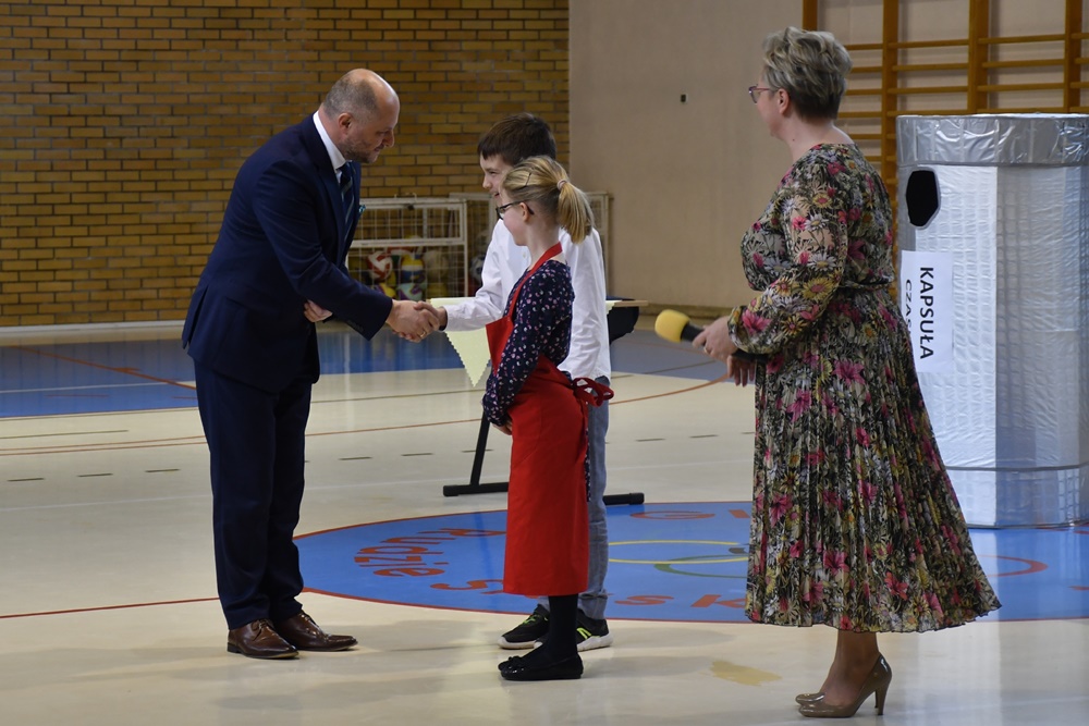 Wmurowanie Kapsuły Czasu w SP 17 33